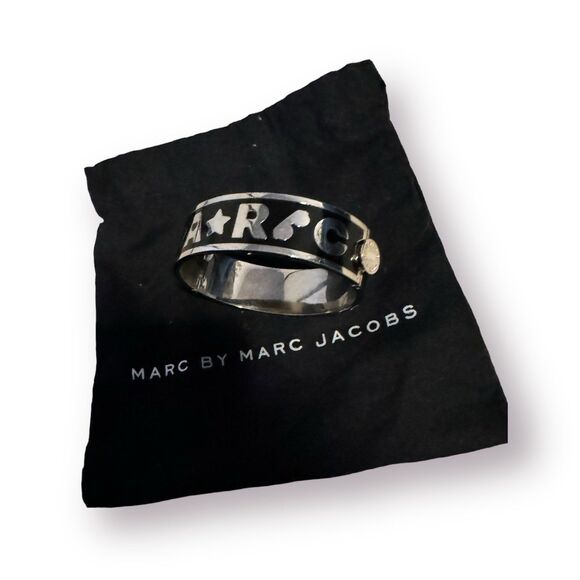 Marc Jacobs 'Mini Charms' Icon Hinged Bracelet - Picture 2 of 7